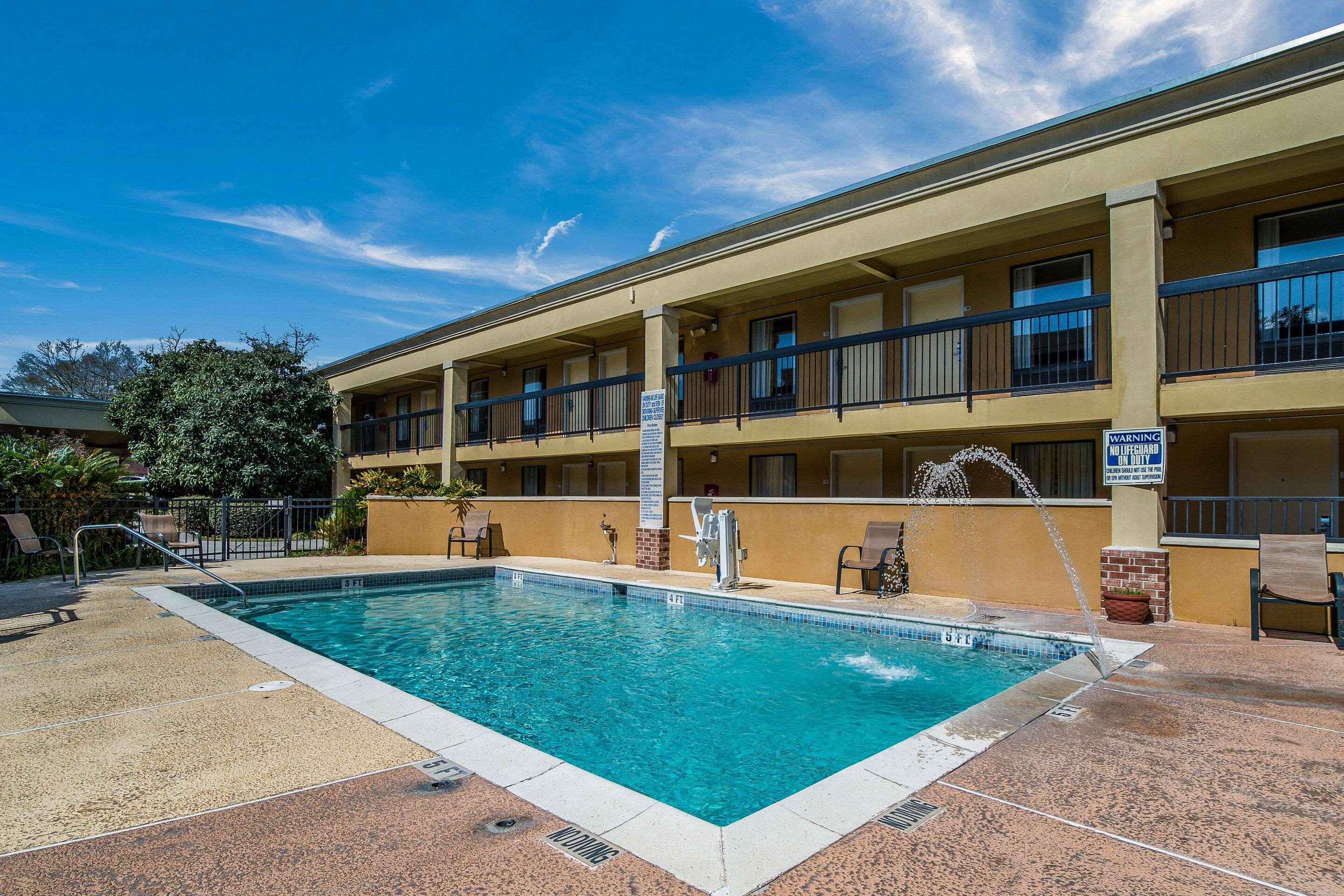 Quality Inn & Suites Conference Center Statesboro Historic District Zewnętrze zdjęcie